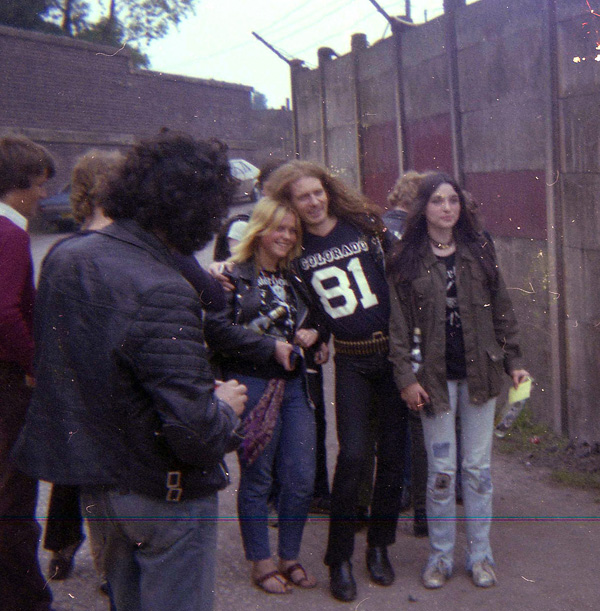 rock-fans-including-fast-eddie-of-motorhead-outside-vale-park