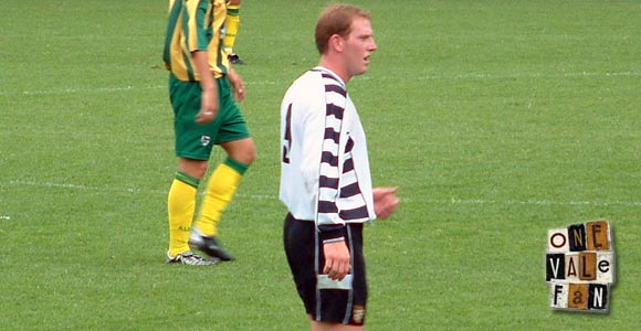 Former Valiant Brooker joins Buxton