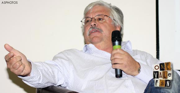 CEO ‘pledges support’ to manager and players