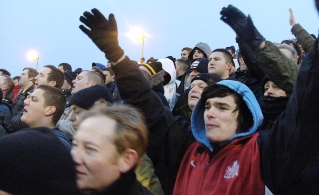 Dating a Football Fan: How It Will Change Your Life?