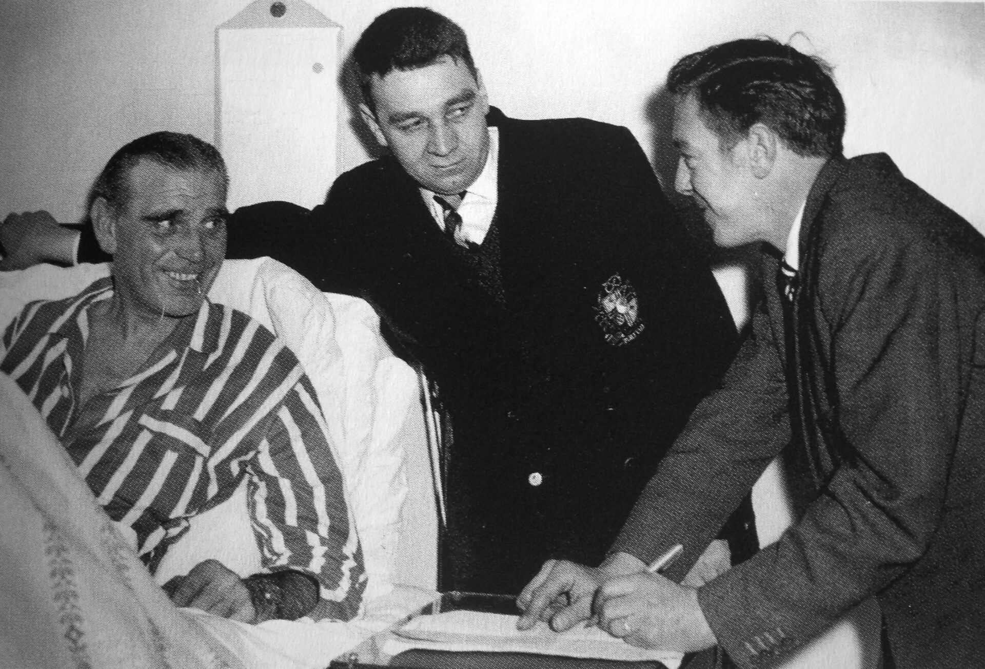 RalphHunt signsDec1961