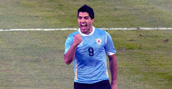 Luis Suarez plays against Vale reserves