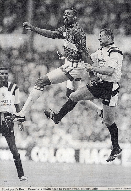 Peter Swan takes on KEvin Francis in the Autoglass Final Wembley
