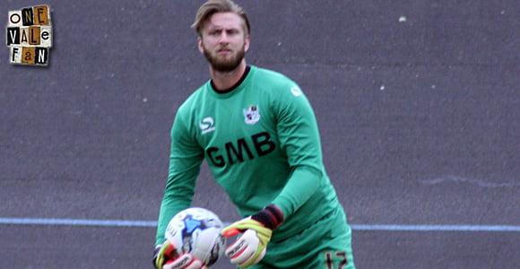 Fleetwood sign former Vale keeper Chris Neal