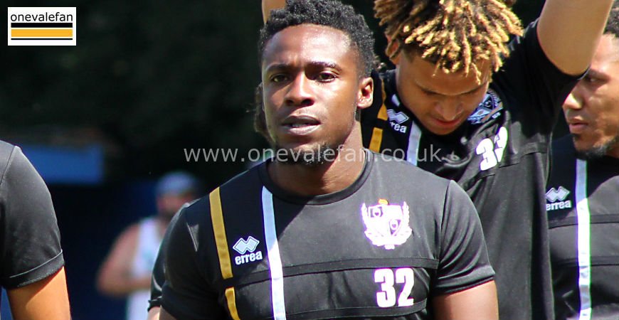 Manny Oyeleke agrees new Port Vale deal