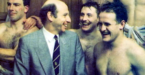 John Rudge and his Port Vale players celebrate the FA Cup win over Tottenham Hotspur in 1988