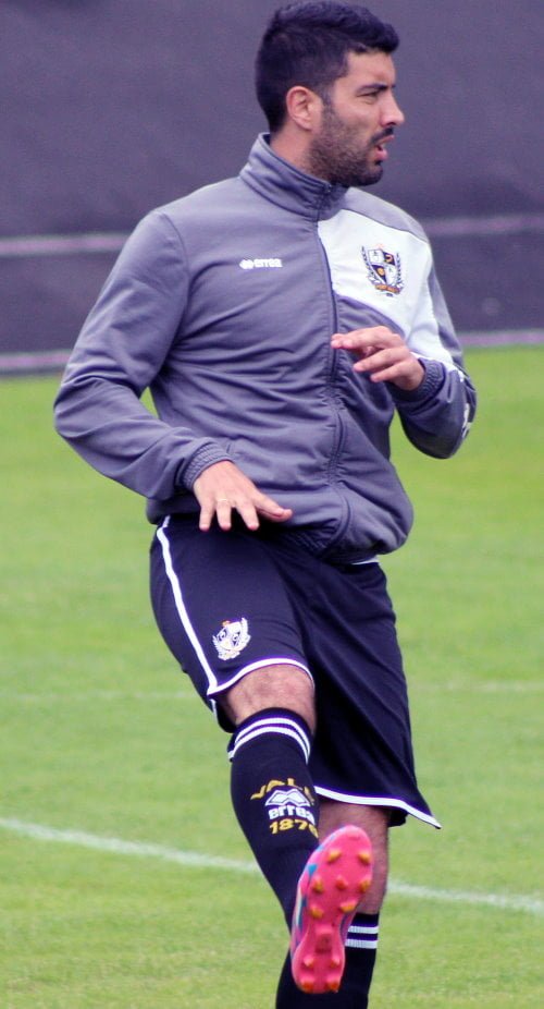Carlos Saleiro warming up at Newcastle Town