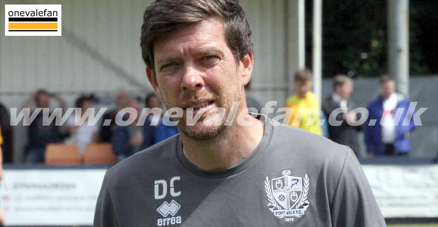Mansfield Town arrange minutes applause for Darrell Clarke during Wembley final