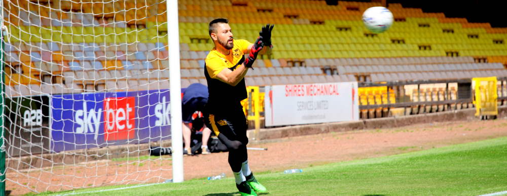 Lucas Covolan saves the ball