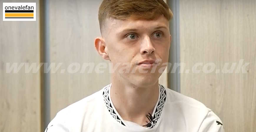 Port Vale wingback agrees new deal