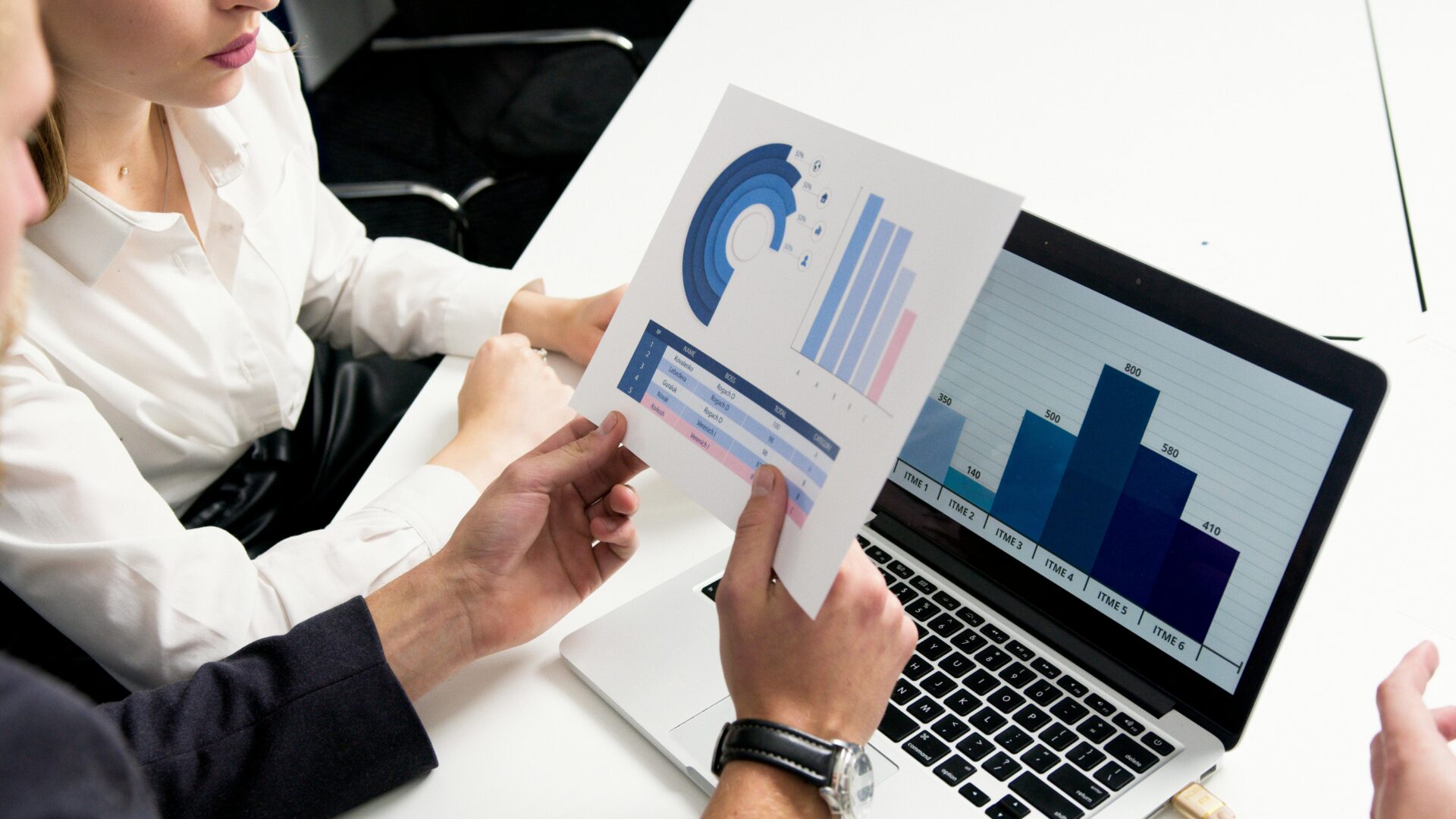 How UK Football Teams Benefit from Online Slots Sponsorships