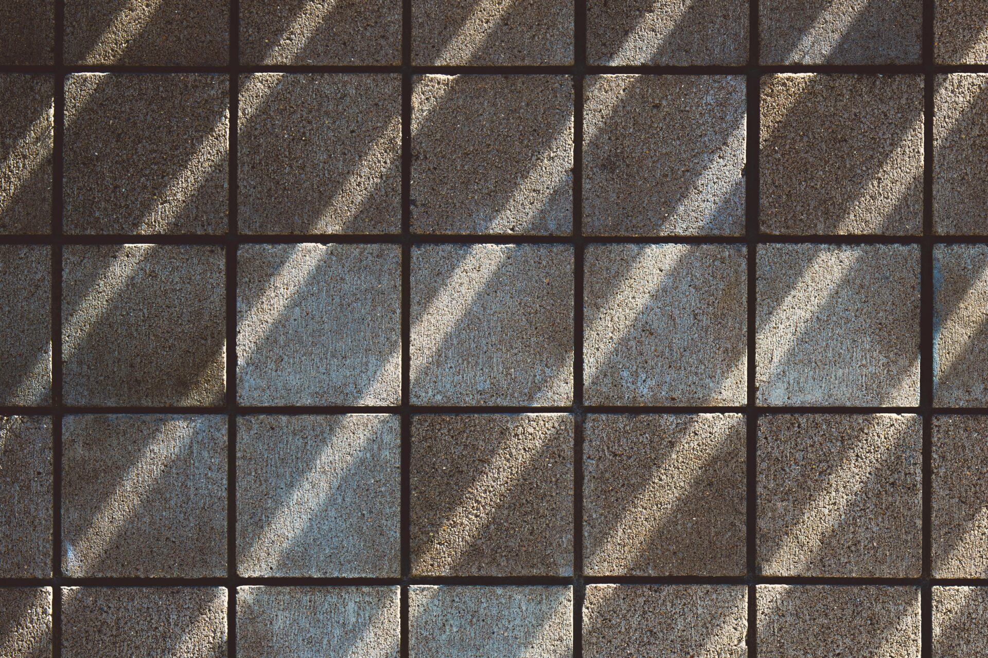 Common Mistakes to Avoid When Laying Porcelain Paving